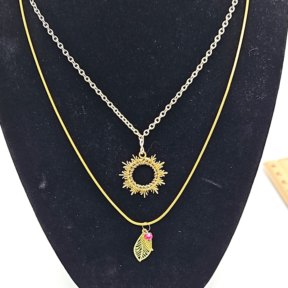Lot of 2 handcrafted necklaces